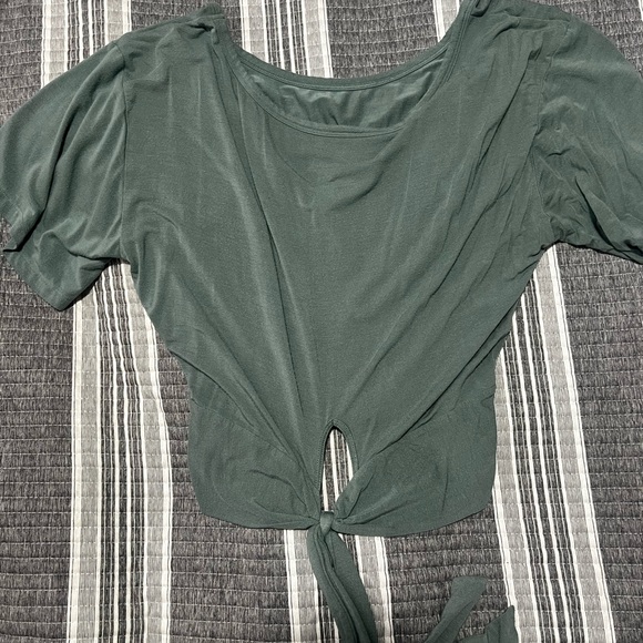 VICTORIAS SECRET Heavenly by Victoria Soft Modal Twist-tie Crop Tee - Picture 2 of 4